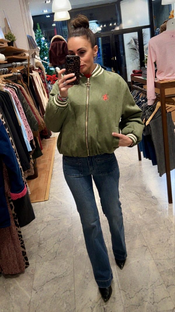 BOMBER FLOW KAKY ENOLA