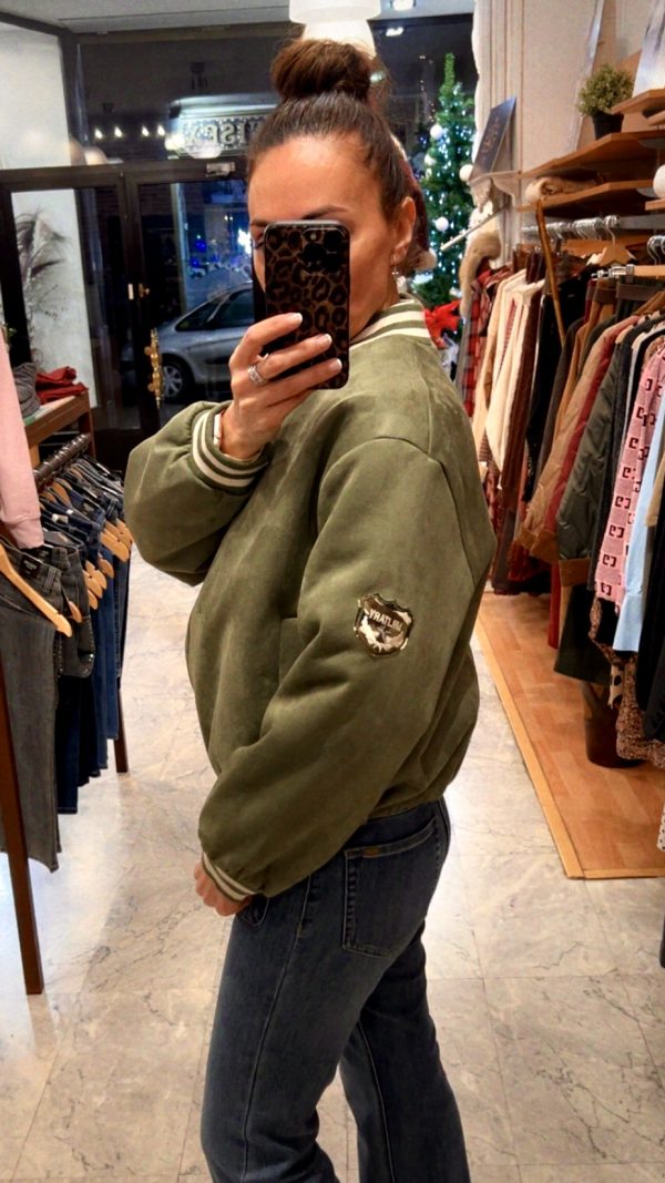 BOMBER FLOW KAKY ENOLA