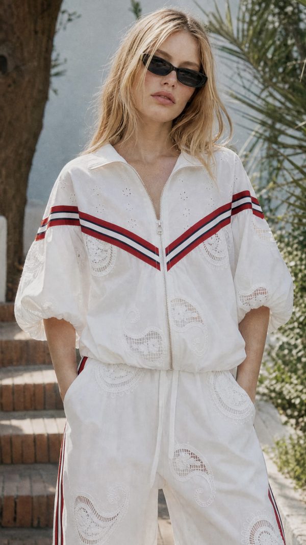 BOMBER LIVIA BLANCO